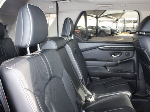 Used 2025 Honda Pilot Elite image 50