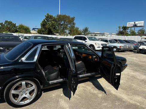 Used 2003 Jaguar XJ8 RWD image 36