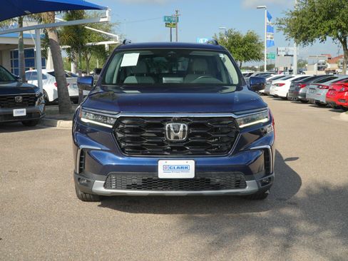 Used 2025 Honda Pilot Elite image 2