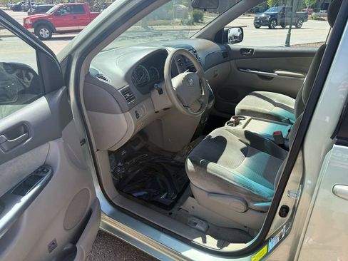 Used 2008 Toyota Sienna CE FWD image 14