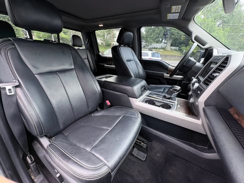 Used 2019 Ford F150 Lariat w/ Equipment Group 502A Luxury AWD/4WD image 22