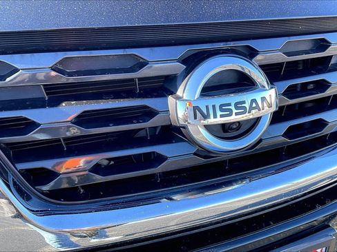 Used 2018 Nissan Pathfinder Platinum w/ Cargo Package image 27