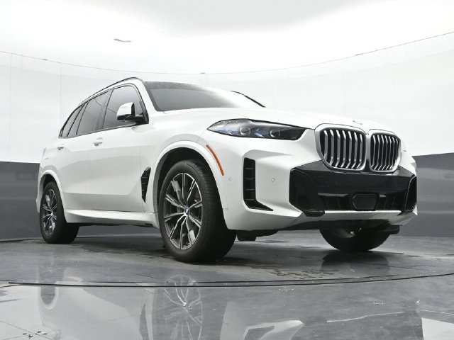 Used 2025 BMW X5 xDrive40i w/ M Sport Package AWD/4WD image 42