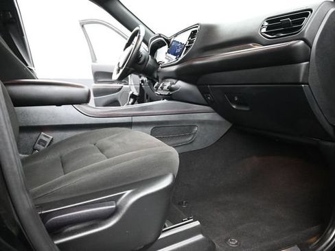 Used 2025 Dodge Durango GT AWD/4WD image 33
