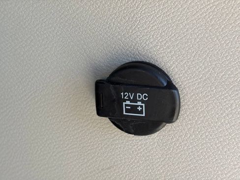 Used 2018 Chrysler Pacifica Touring-L Plus FWD image 12