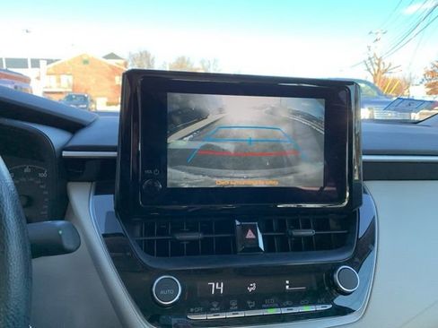 Certified 2025 Toyota Corolla LE image 19