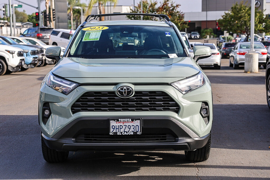 Used 2023 Toyota RAV4 XLE Premium FWD image 17