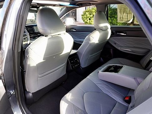 Used 2019 Toyota Avalon XLE image 17