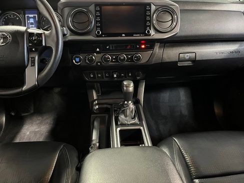 Used 2021 Toyota Tacoma TRD Off-Road w/ TRD Premium Off Road Package AWD/4WD image 21