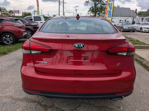 Used 2018 Kia Forte S w/ S Technology Plus Package FWD image 5
