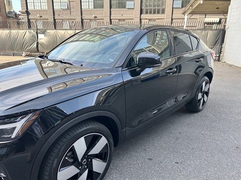 Certified 2022 Volvo C40 P8 Recharge Ultimate image 9