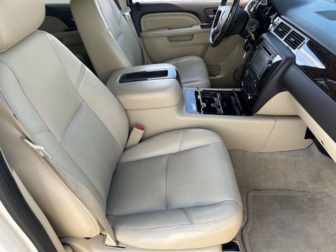 Used 2014 GMC Yukon Denali AWD/4WD image 11
