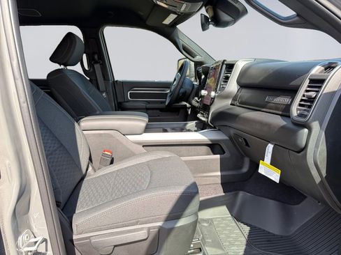 New 2026 RAM 3500 Big Horn AWD/4WD image 18