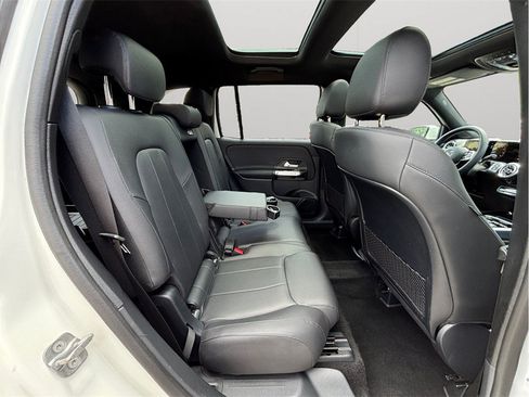 Used 2023 Mercedes-Benz GLB 250 4MATIC image 42