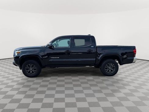 Used 2022 Toyota Tacoma SR5 AWD/4WD image 4