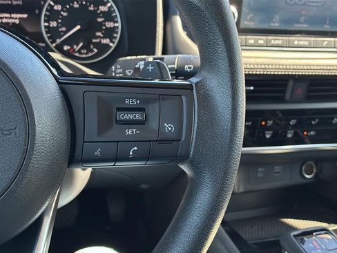 Used 2021 Nissan Rogue S image 27