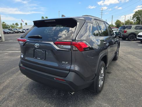 Used 2024 Toyota RAV4 XLE FWD image 4