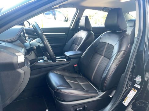Used 2024 Nissan Altima 2.5 SR FWD image 11