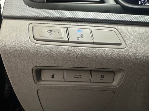 Used 2018 Hyundai Sonata SE w/ Cargo Package image 11