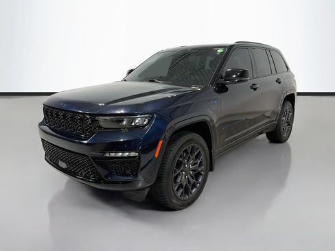 Used 2023 Jeep Grand Cherokee Summit AWD/4WD image 5