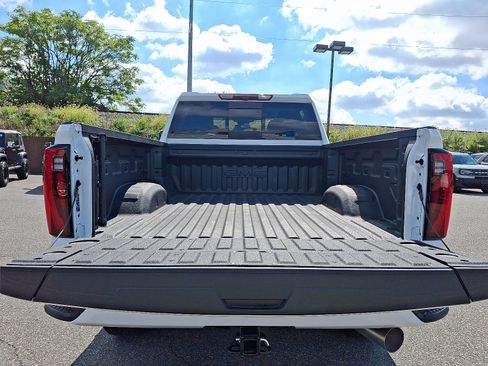Used 2025 GMC Sierra 3500 Denali image 31