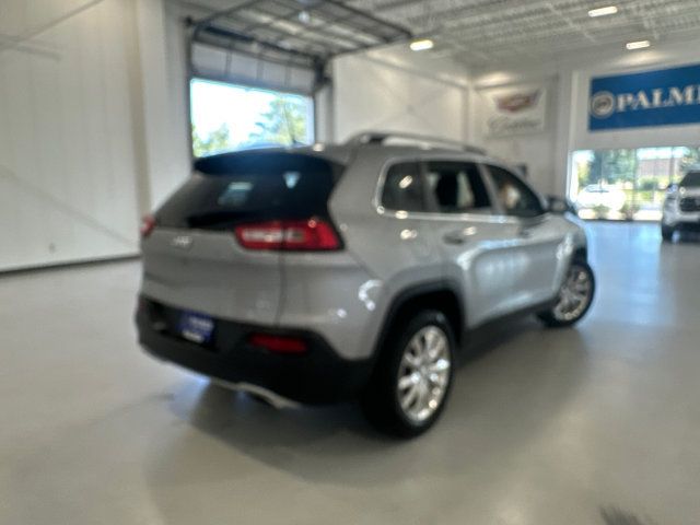 Used 2017 Jeep Cherokee Limited AWD/4WD image 5