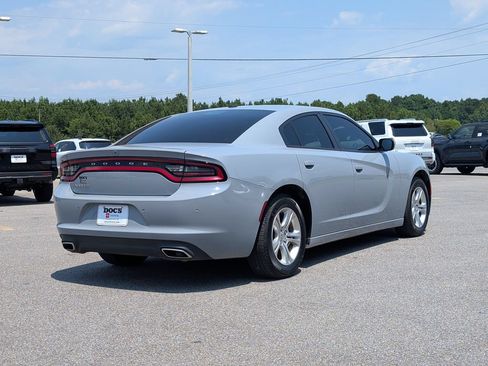 Used 2022 Dodge Charger SXT w/ Driver Convenience Group RWD image 5