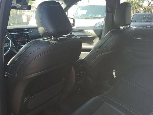 New 2025 Jeep Grand Cherokee Altitude image 16