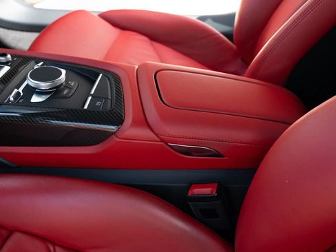 Used 2018 Audi R8 V10 RWD image 44