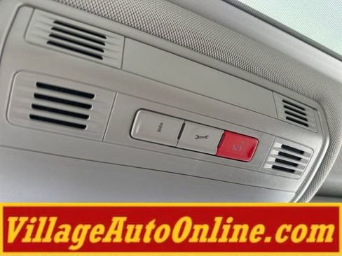 Used 2018 Volkswagen Tiguan SEL AWD/4WD image 18