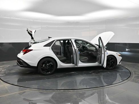 New 2026 Hyundai Elantra Sport image 40