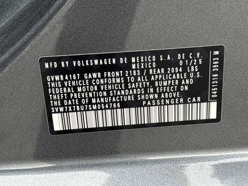 Used 2025 Volkswagen Jetta SE w/ Sunroof Package image 30