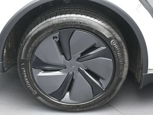 Used 2026 Tesla Model Y Long Range AWD/4WD image 32