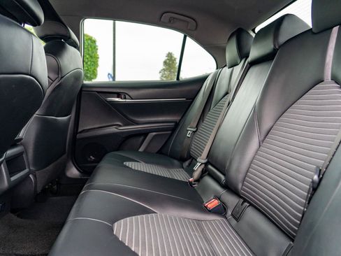 Used 2021 Toyota Camry SE FWD image 17