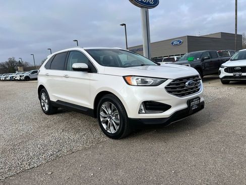 Used 2019 Ford Edge Titanium image 2