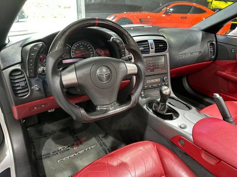 Used 2006 Chevrolet Corvette Convertible w/ Preferred Equipment Group RWD image 3