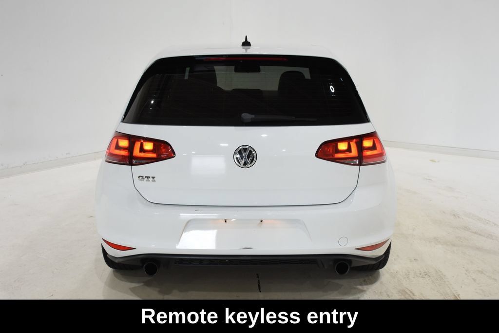 Used 2015 Volkswagen GTI SE FWD image 7