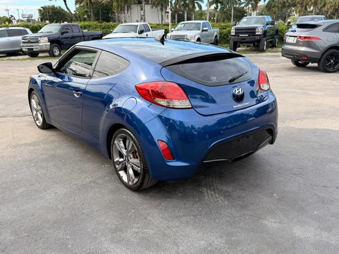 Used 2016 Hyundai Veloster w/ Option Group 02 FWD image 5