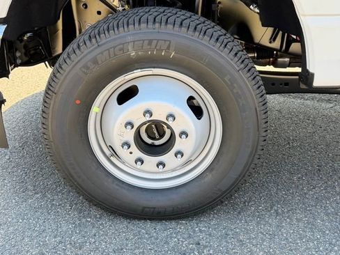 New 2026 Ford F350 4x4 Regular Cab DRW Super Duty image 24