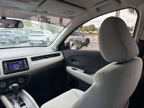Certified 2021 Honda HR-V LX image 11