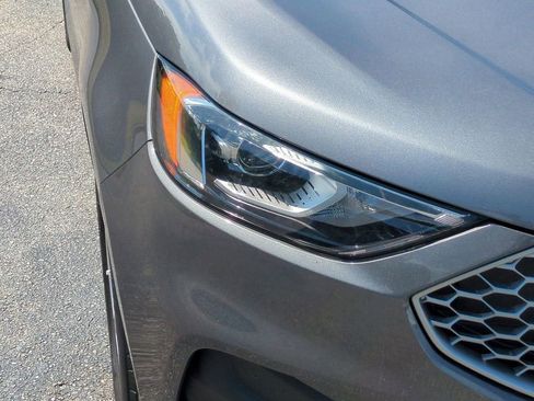 Certified 2024 Ford Edge SE image 10