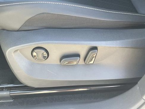 Certified 2023 Volkswagen Tiguan SE w/ Panoramic Sunroof Package FWD image 21