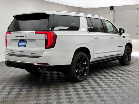 New 2026 GMC Yukon XL Denali w/ Denali Reserve Package AWD/4WD image 11