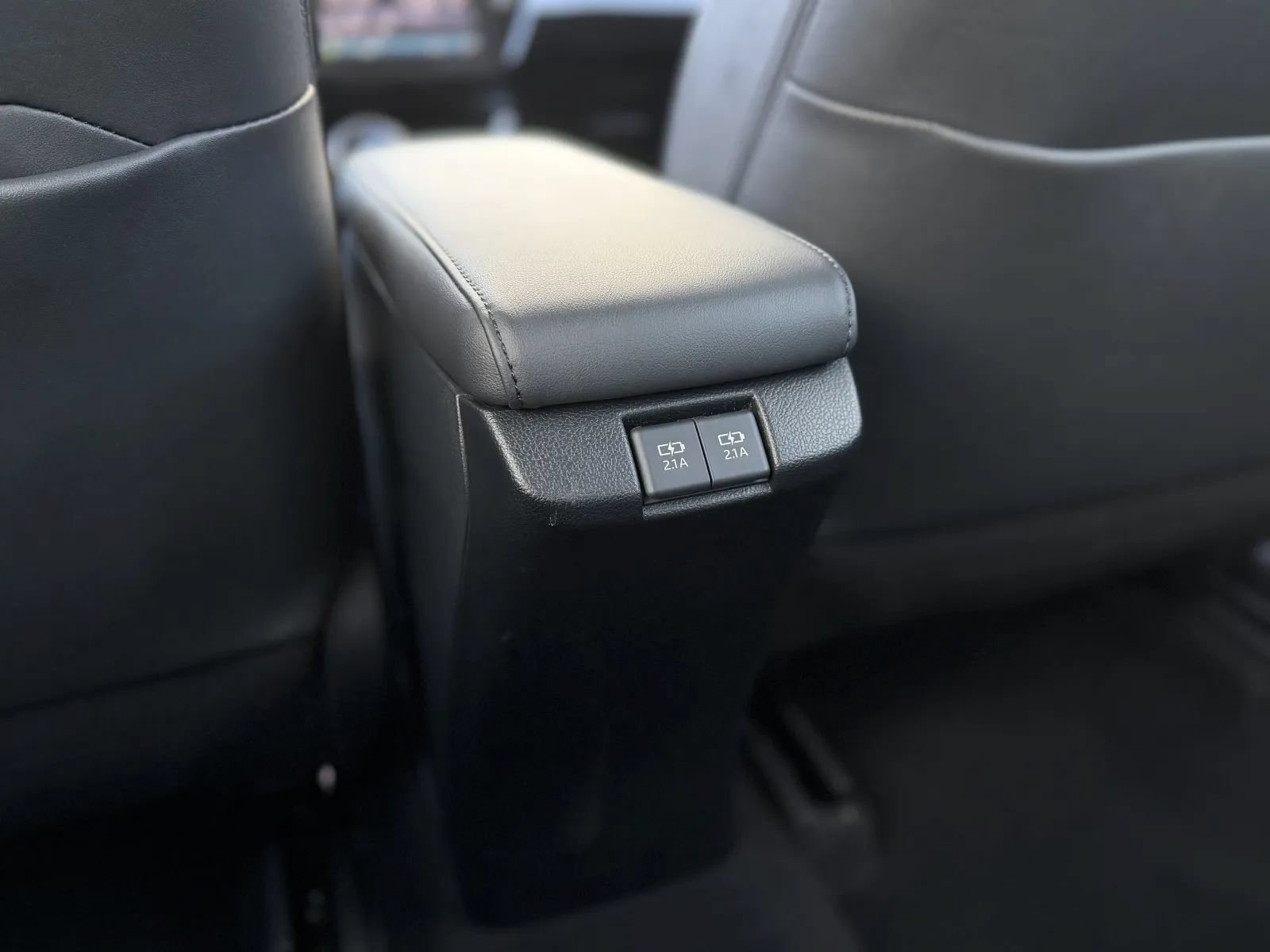 Used 2020 Toyota Prius Prime XLE FWD image 36
