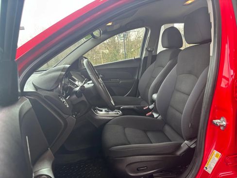 Used 2016 Chevrolet Cruze LT image 8