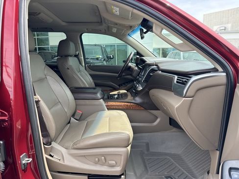 Used 2019 Chevrolet Tahoe Premier AWD/4WD image 16