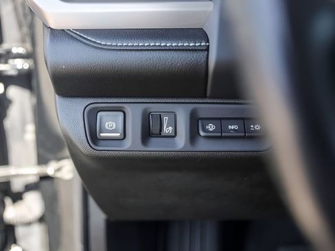 Used 2021 GMC Acadia Denali w/ Denali Technology Package FWD image 18