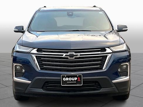 Used 2023 Chevrolet Traverse LT image 3