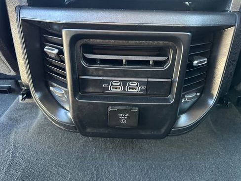 Used 2022 RAM 1500 Laramie AWD/4WD image 18