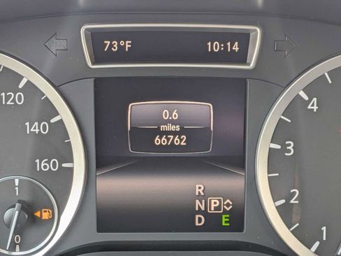Used 2018 INFINITI QX30 Premium w/ Navigation Package AWD/4WD image 30